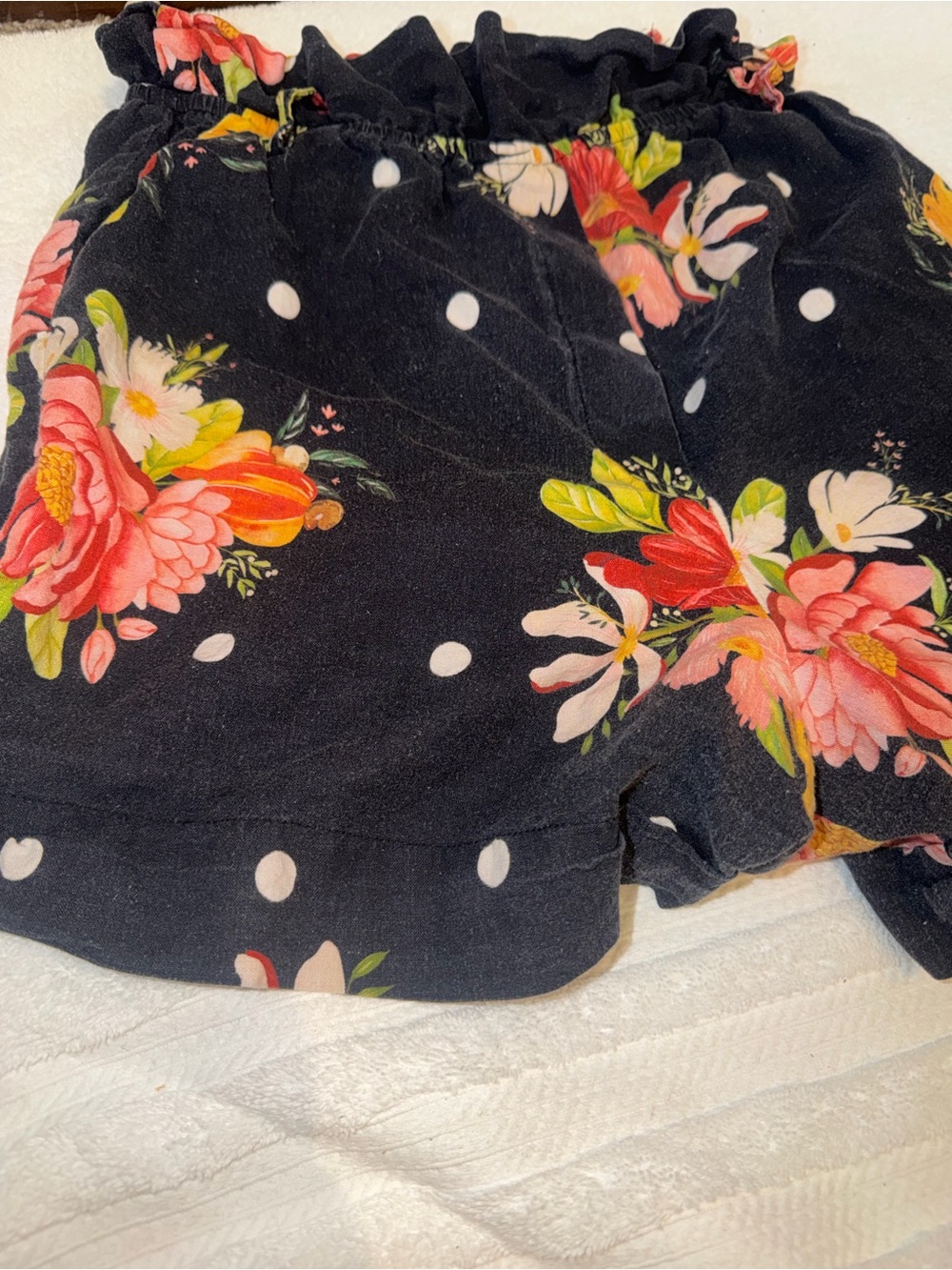 FARM Rio Black Floral Polka Dot High-Waist Shorts - Picture 3 of 7